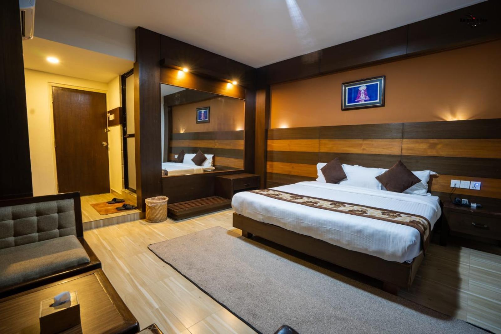 Kumari Star Inn Pokhara Extérieur photo
